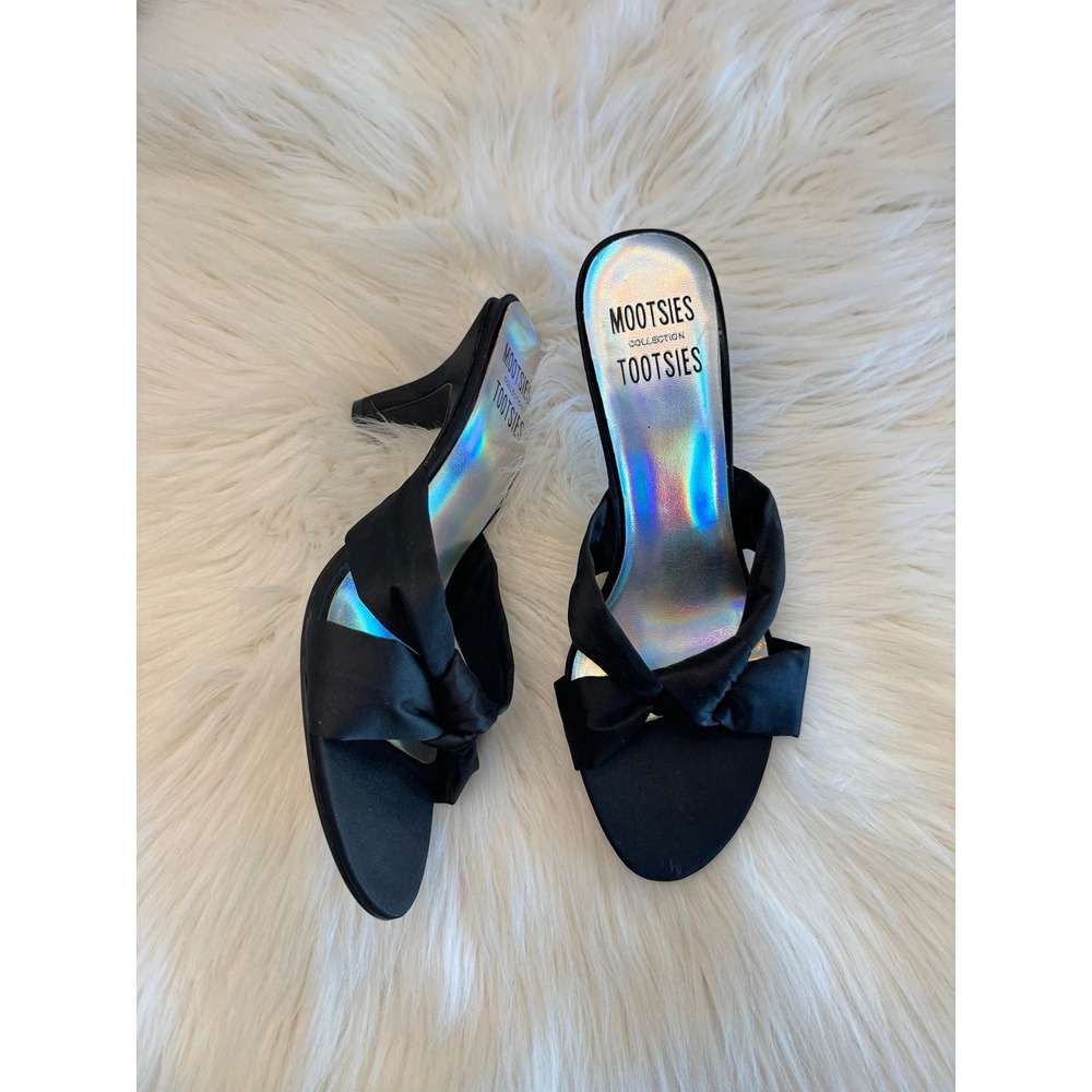 Mootsies Tootsies collection black kitten heel pumps size 6 EUC
